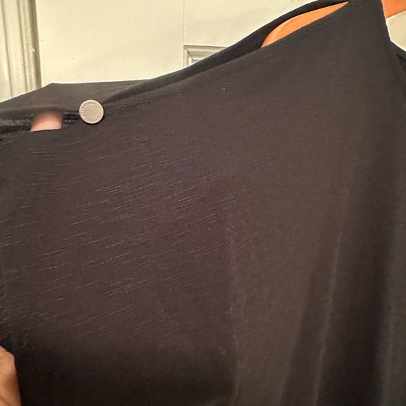 Jones New York Signature black short sleeved T-shirt with open shoulders large.. - Picture 5 of 13